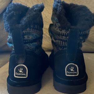 Boots, they run in a 7 youth and brand new